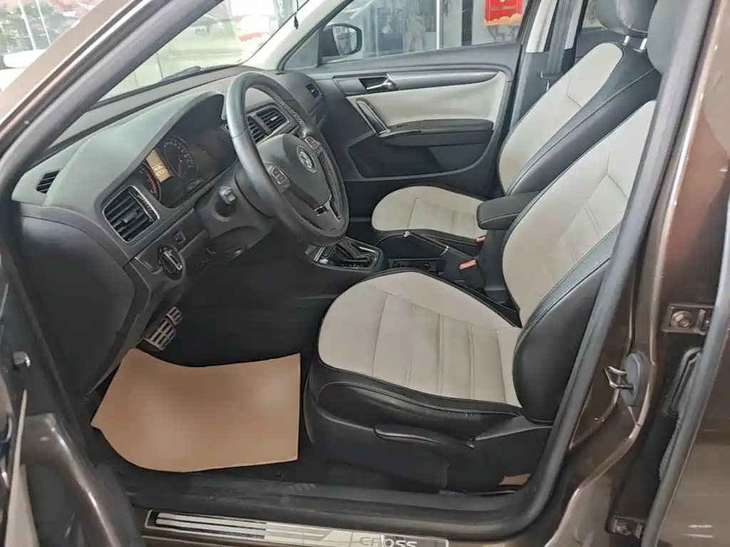 Volkswagen Cross Lavida 2015 — фото 15