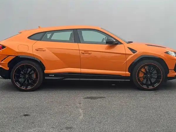 Lamborghini Urus 2025