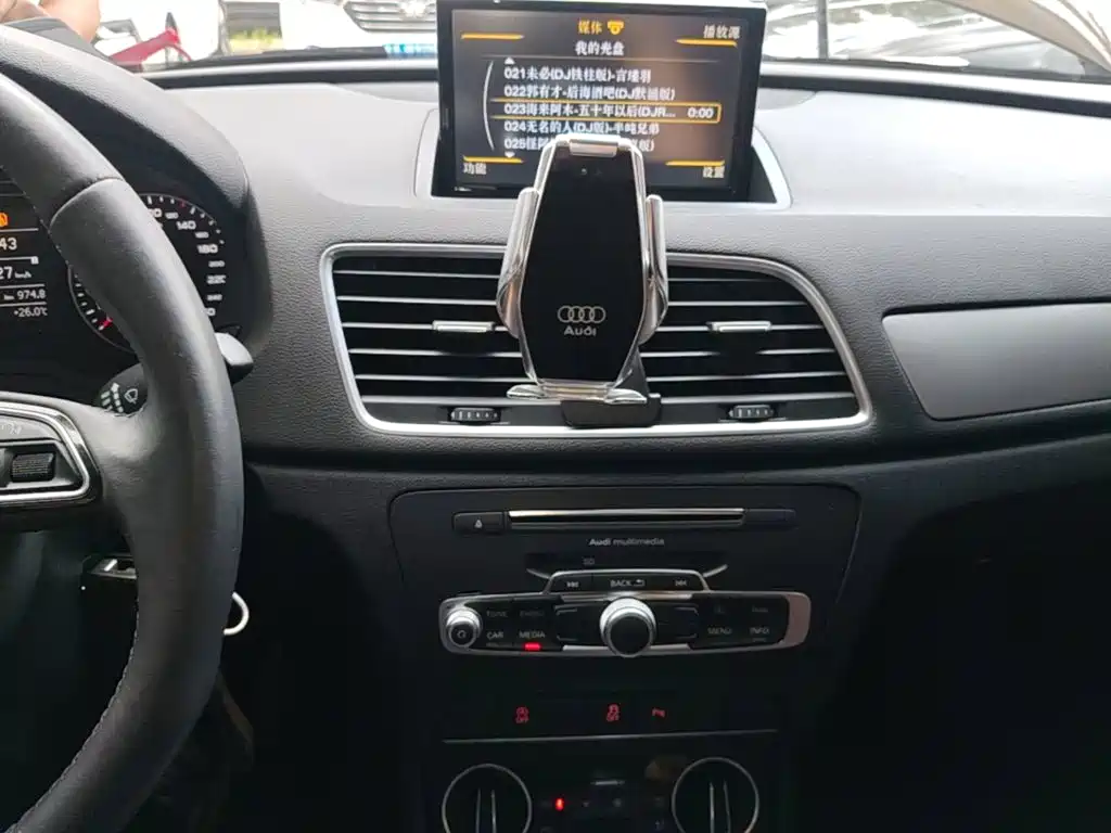 Audi Q3 2018 — фото 13
