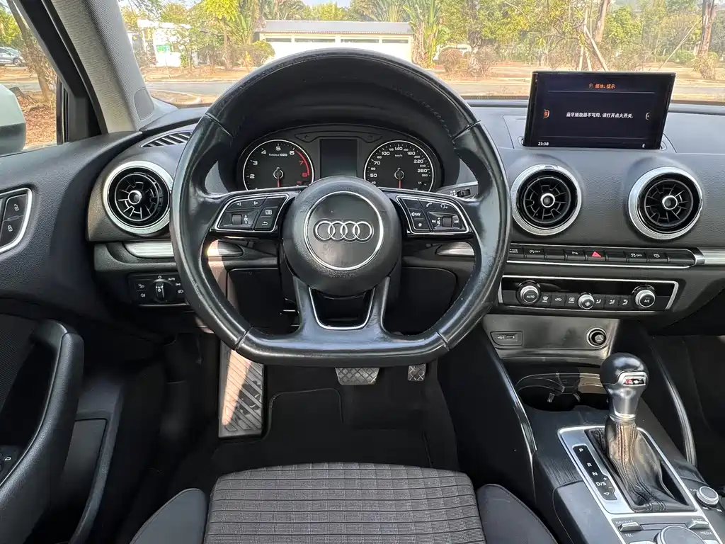 Audi A3 2019 — фото 13