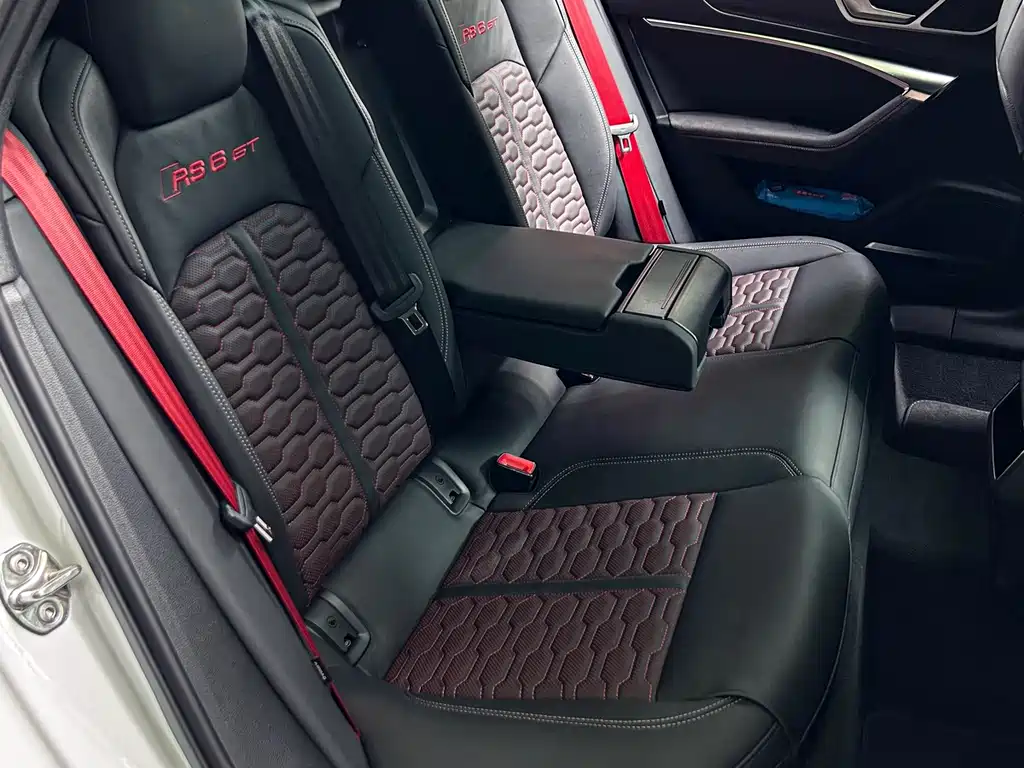 Audi RS 6 2025 — фото 18
