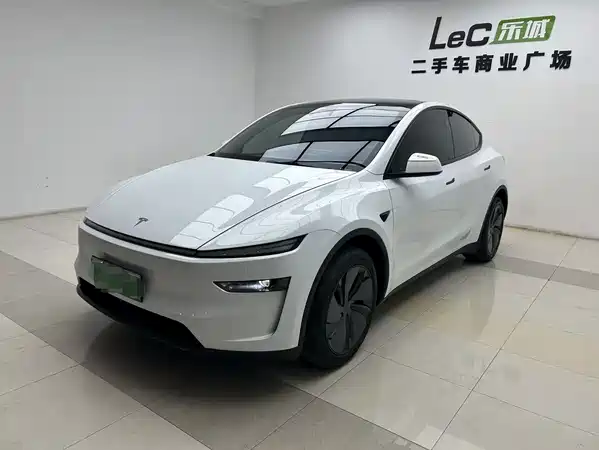 Tesla Model Y 2025
