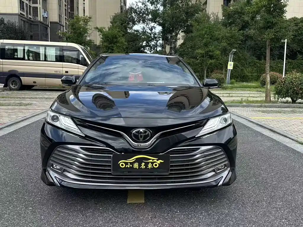 Toyota Camry 2020 — фото 2