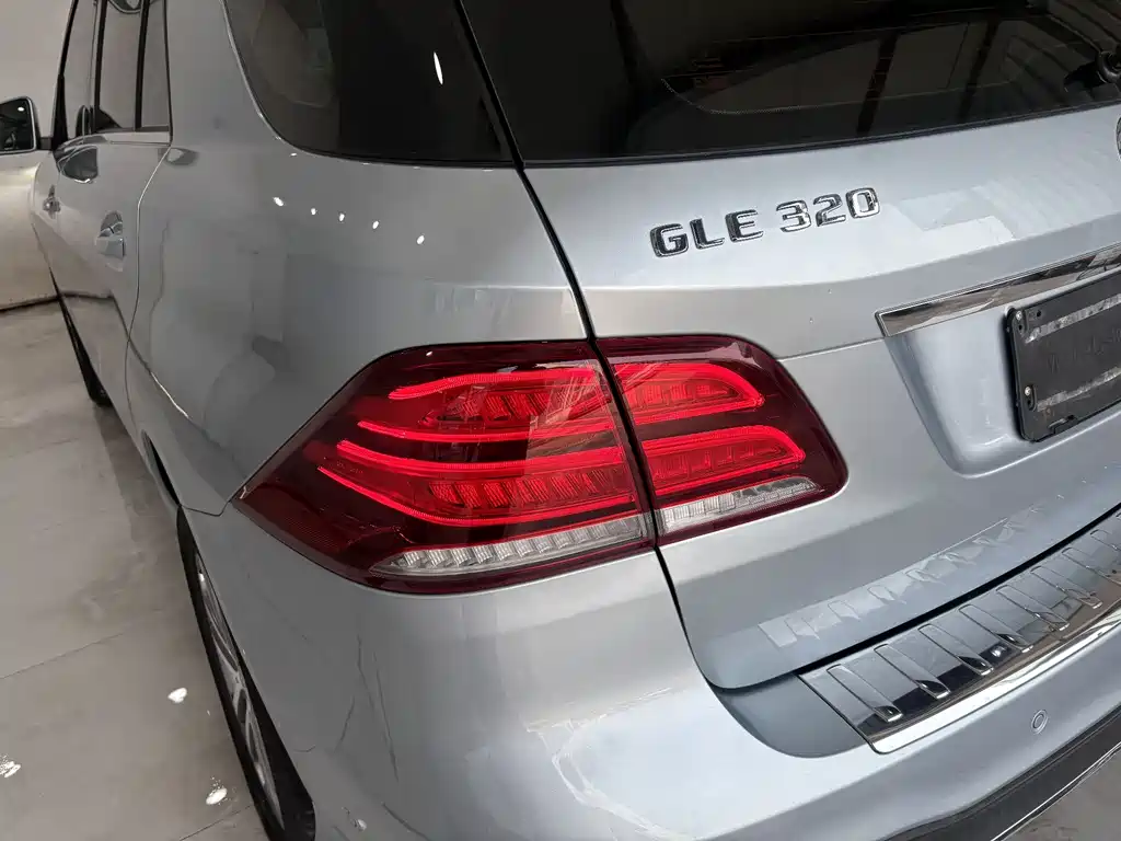 Mercedes-Benz GLE 2016 — фото 9