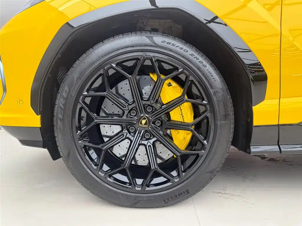 Lamborghini Urus SE 2026 — фото 15