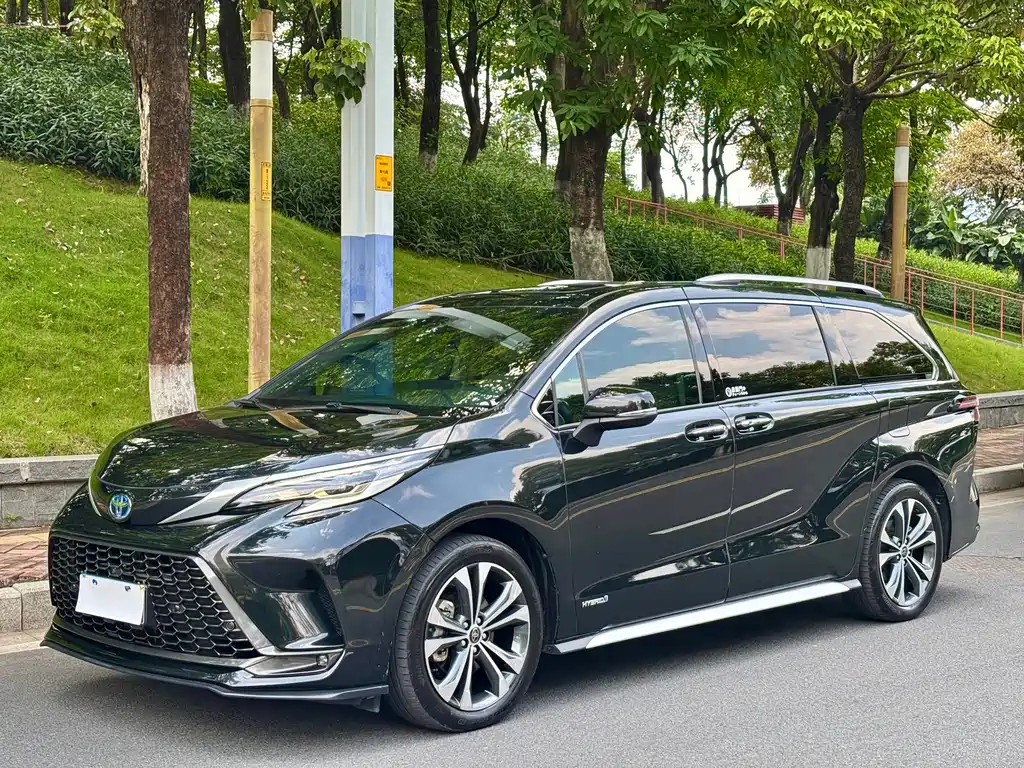 Toyota Granvia 2024
