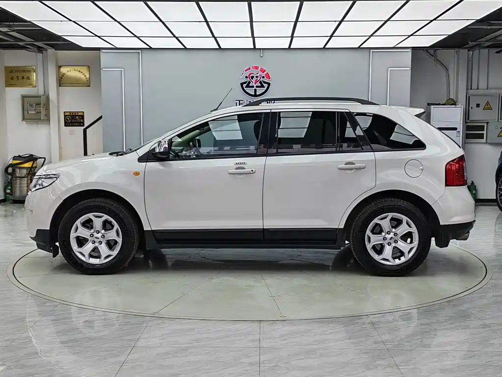 Ford Edge 2015 — фото 4