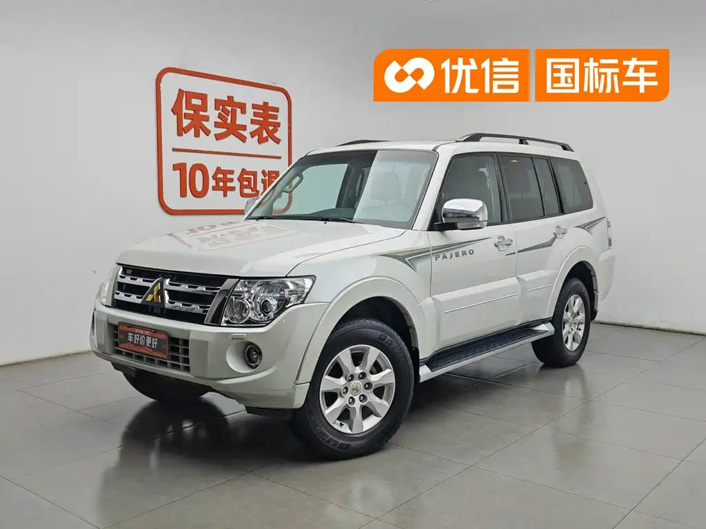 Mitsubishi Pajero 2014