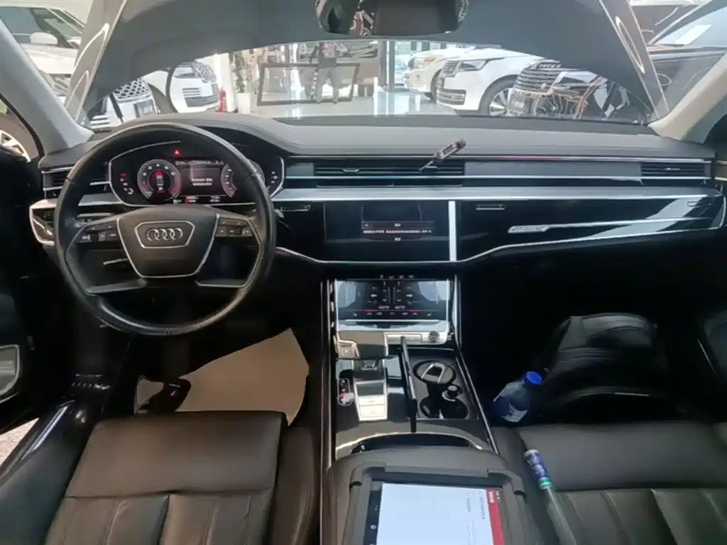Audi A8 2020 — фото 10