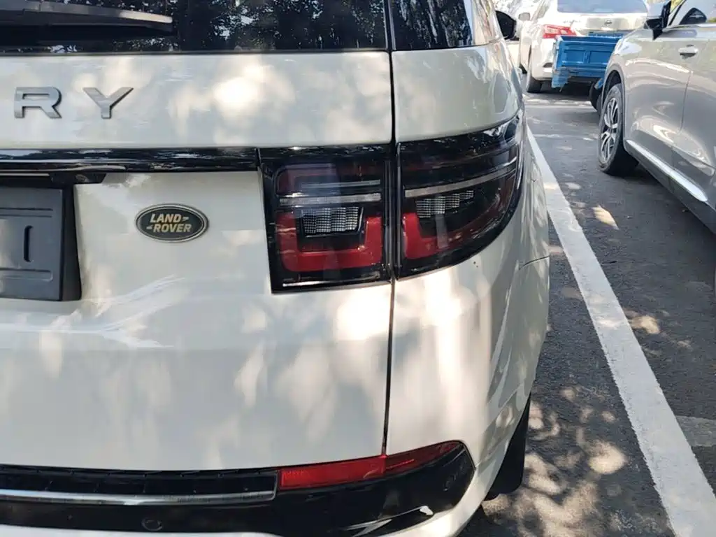Land Rover Discovery Sport 2021 — фото 8