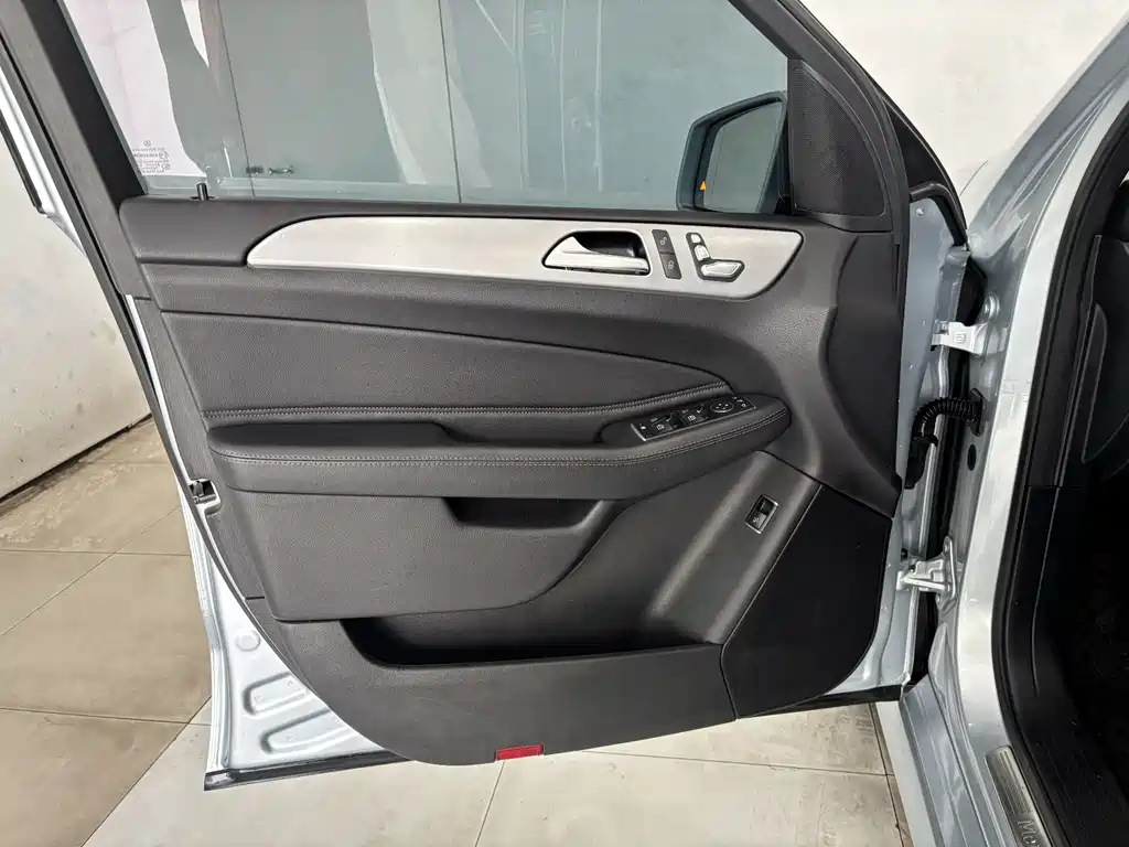 Mercedes-Benz GLE 2016 — фото 10