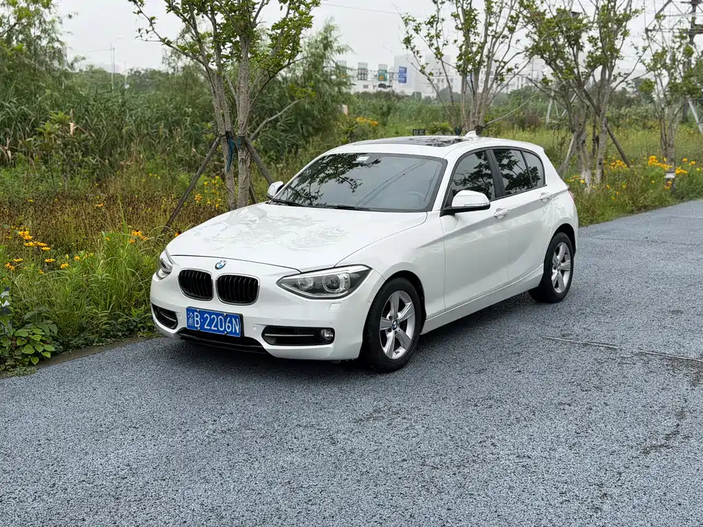 BMW 1 Series 2015 — фото 1