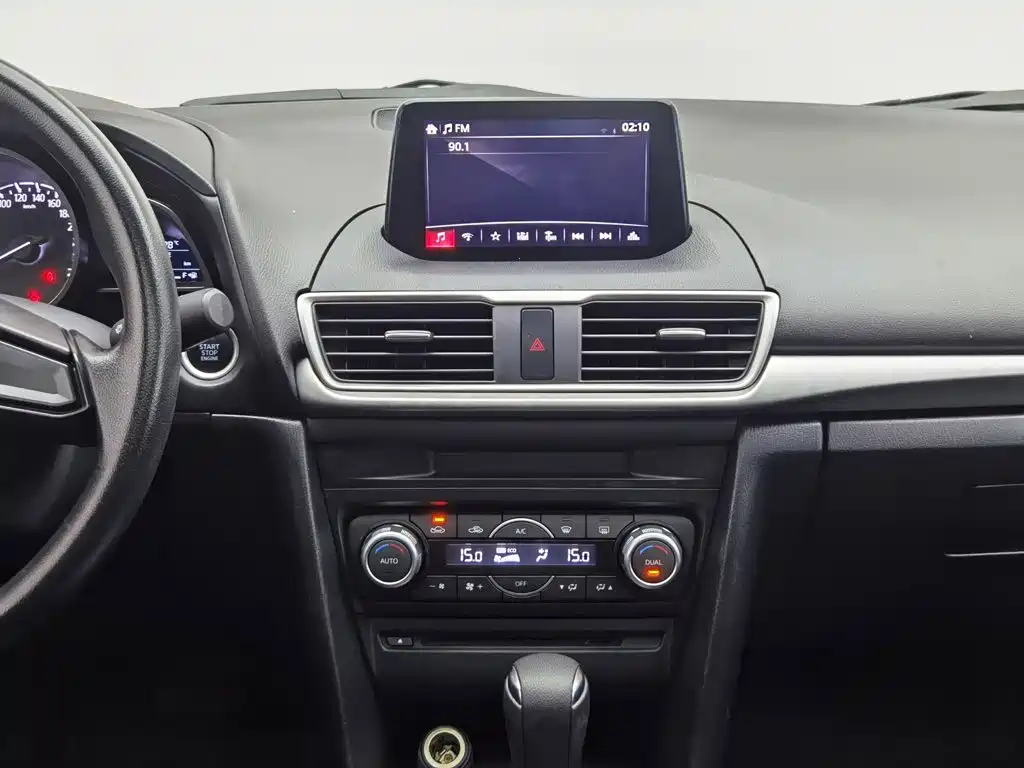 Mazda 3 Axela 2017 — фото 12