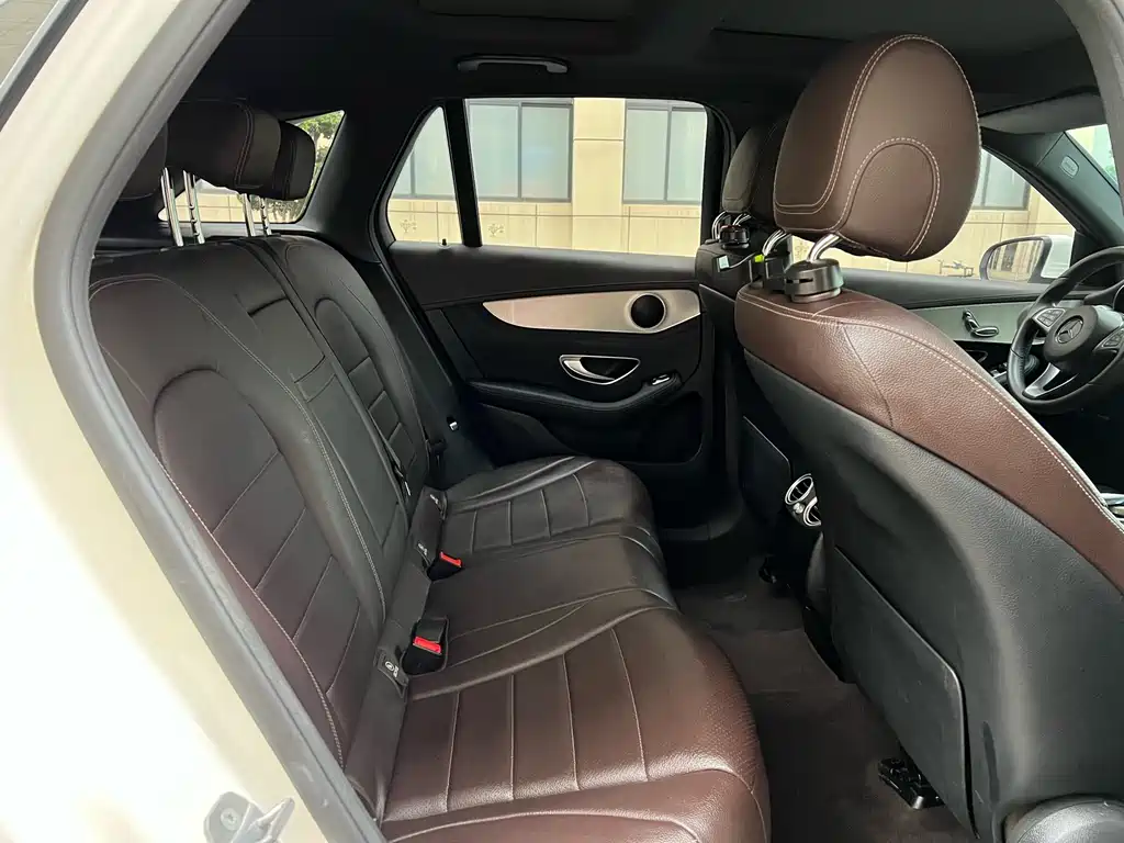Mercedes-Benz GLC 2017 — фото 18