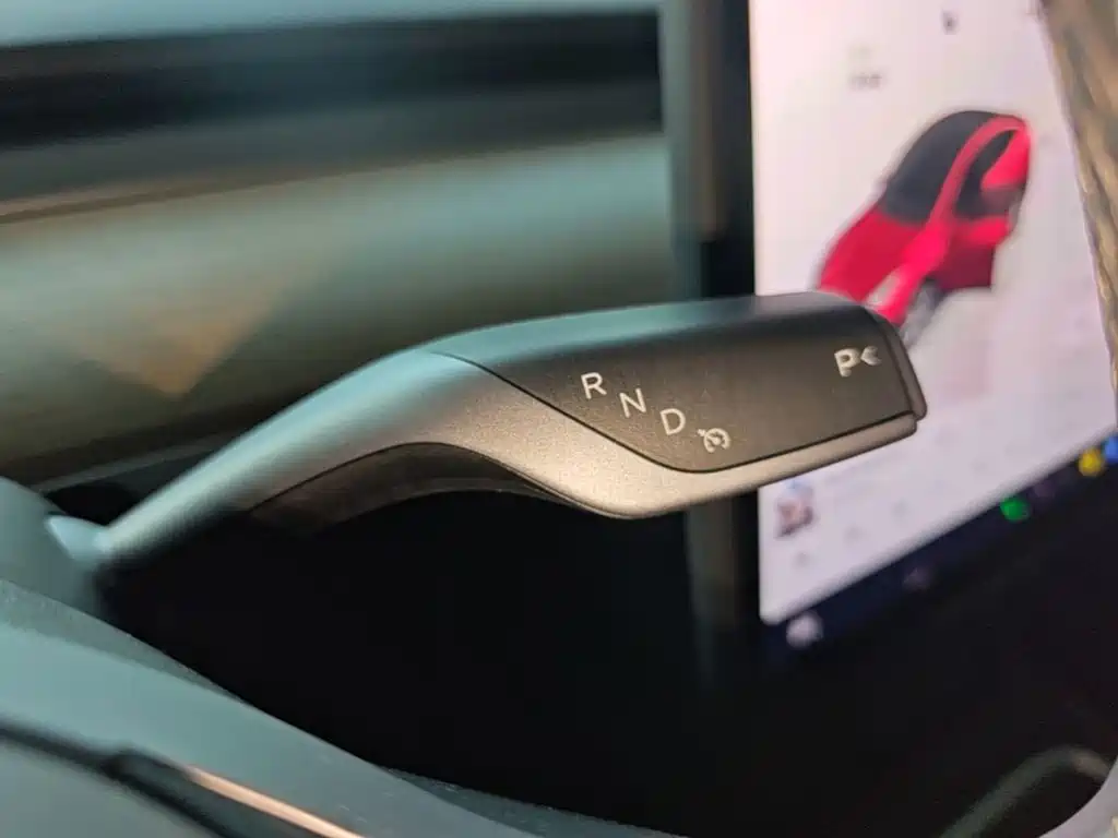 Tesla Model Y 2023 — фото 14