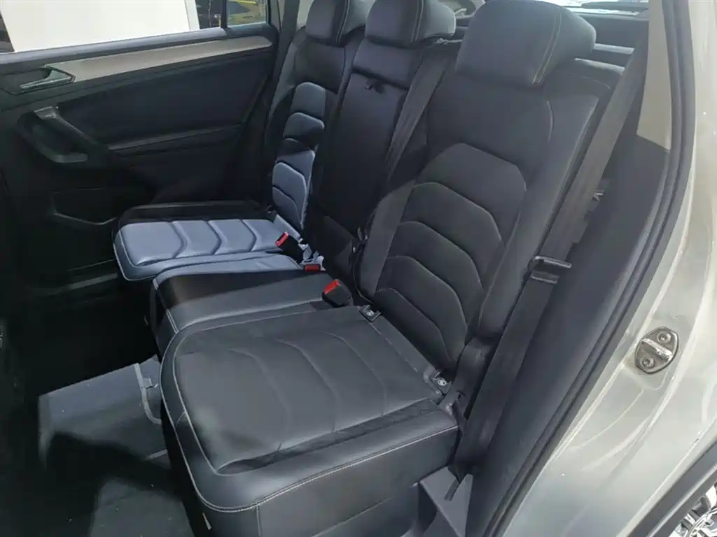Volkswagen Tiguan L 2018 — фото 17
