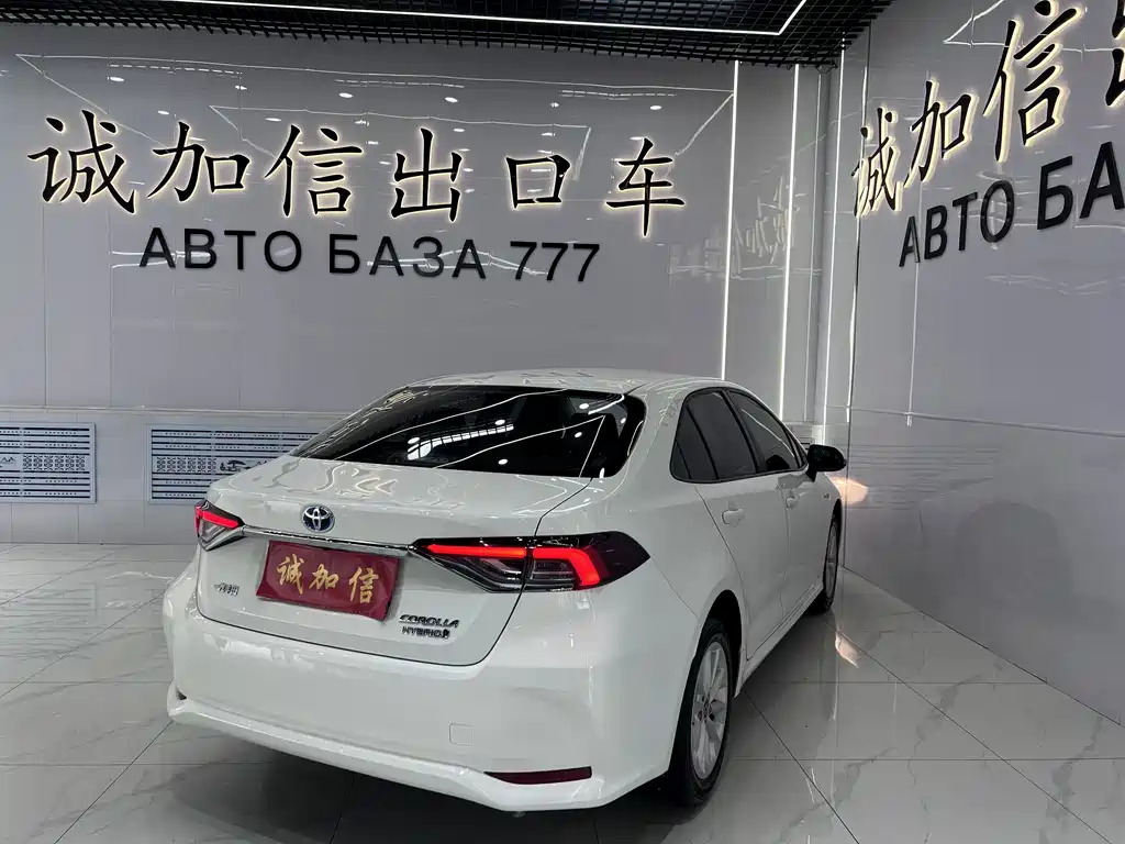 Toyota Corolla 2023 — фото 4