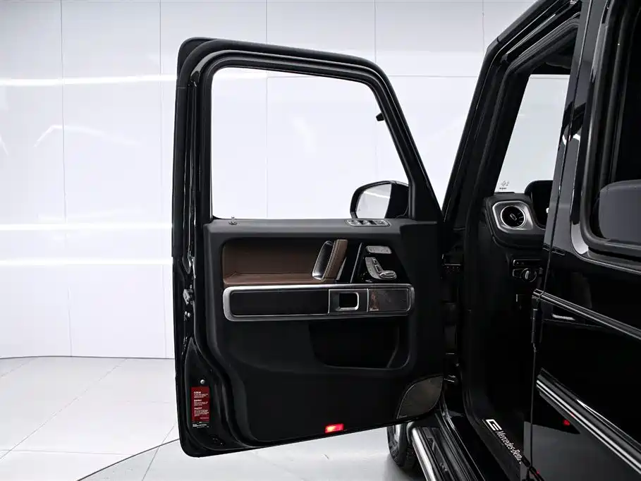 Mercedes-Benz G-Class 2024 — фото 11