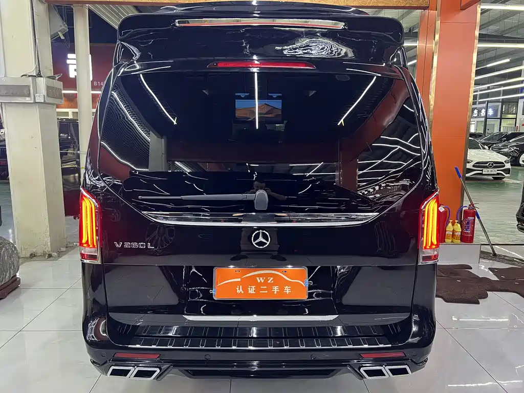 Mercedes-Benz V-Class 2022 — фото 11