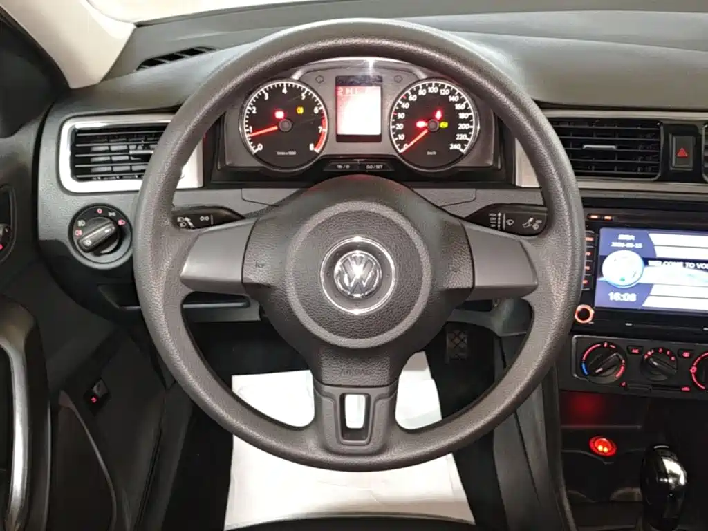 Volkswagen Santana 2015 — фото 11