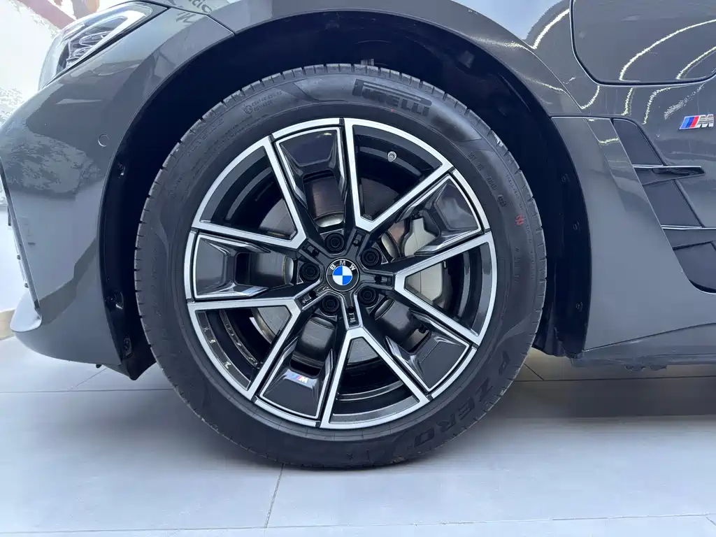 BMW i4 2025 — фото 9