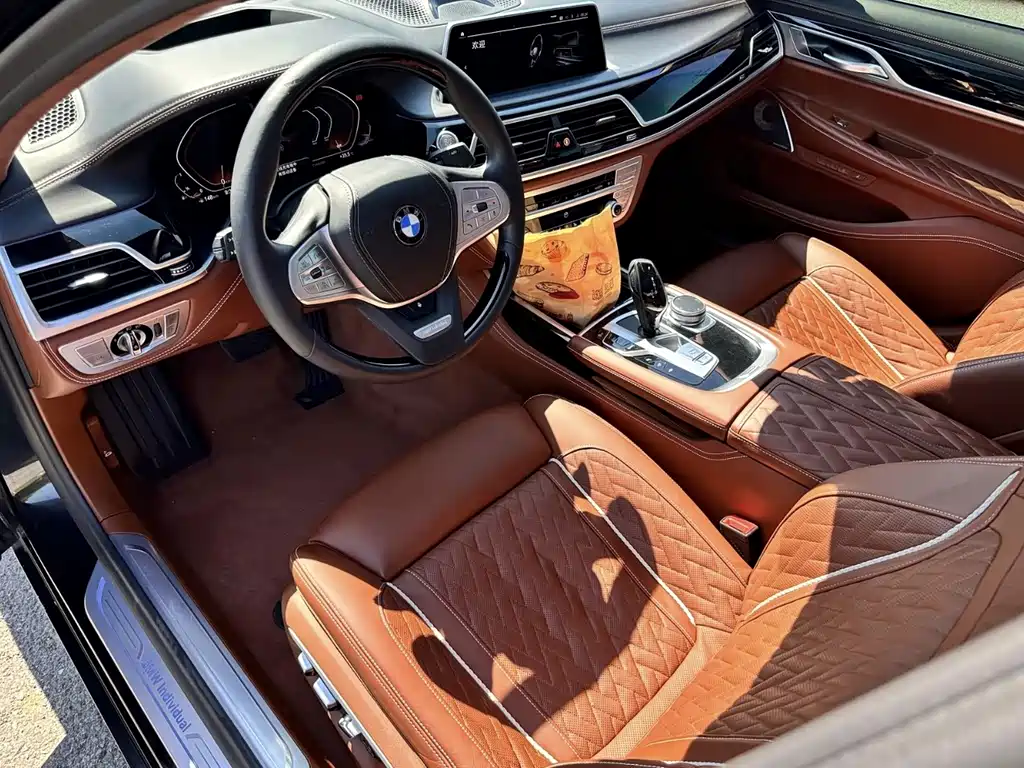 BMW 7 Series 2020 — фото 16