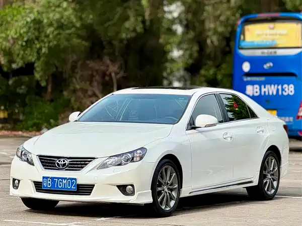 Toyota Reiz 2013