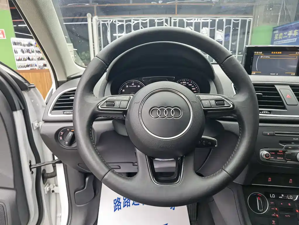 Audi Q3 2017 — фото 10