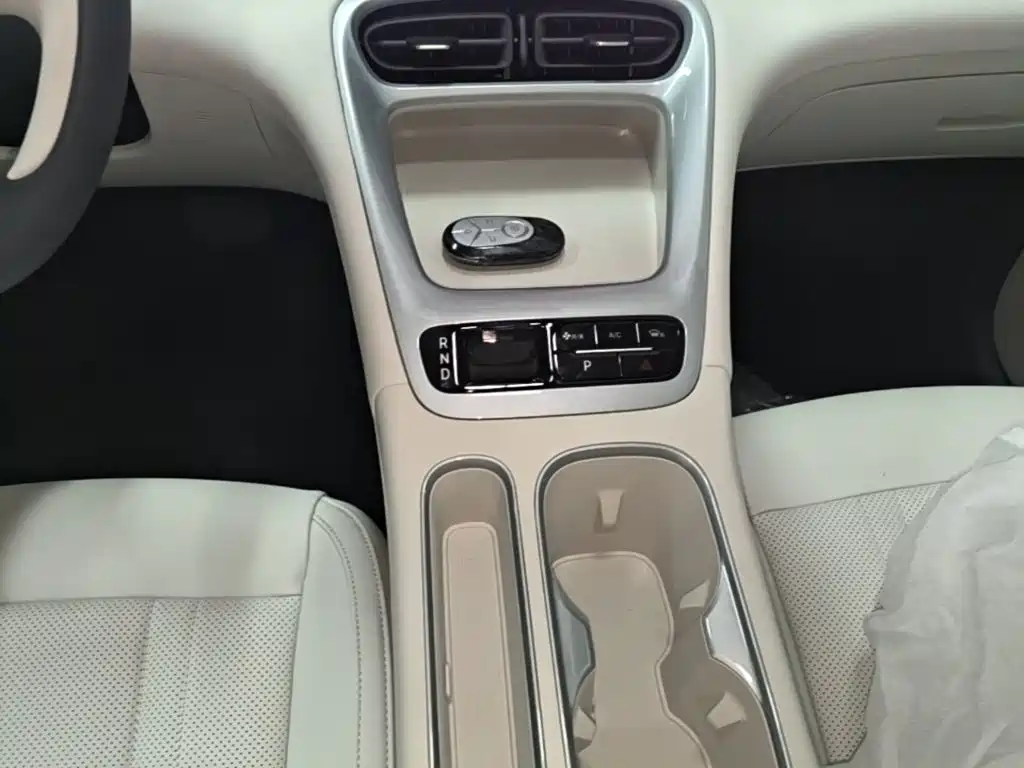 Geely Galaxy Starwish 2026 — фото 14