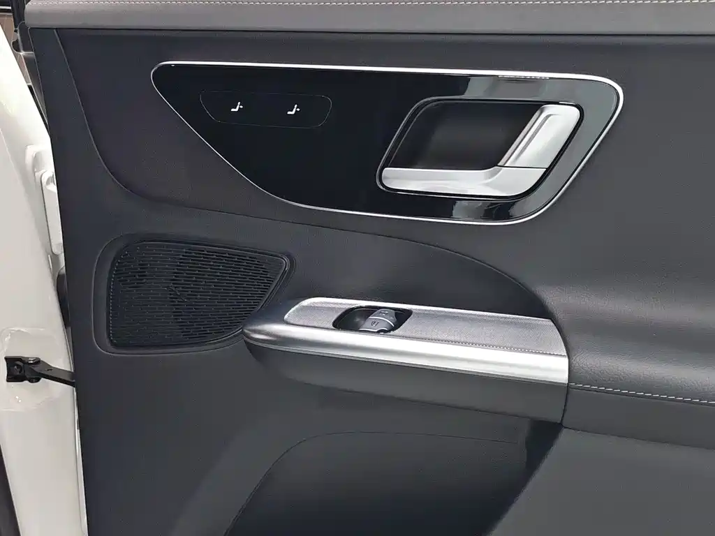 Mercedes-Benz EQE SUV 2024