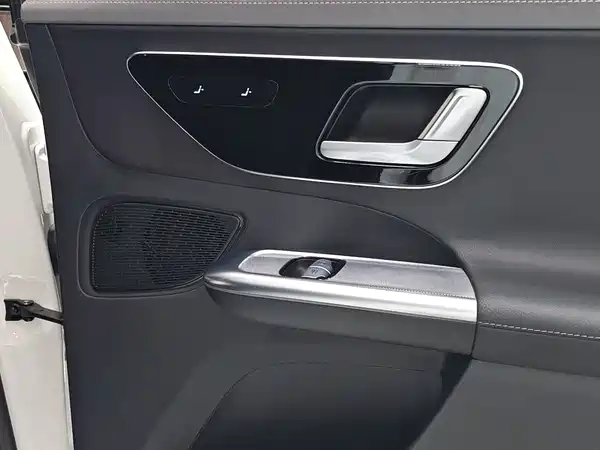 Mercedes-Benz EQE SUV 2024