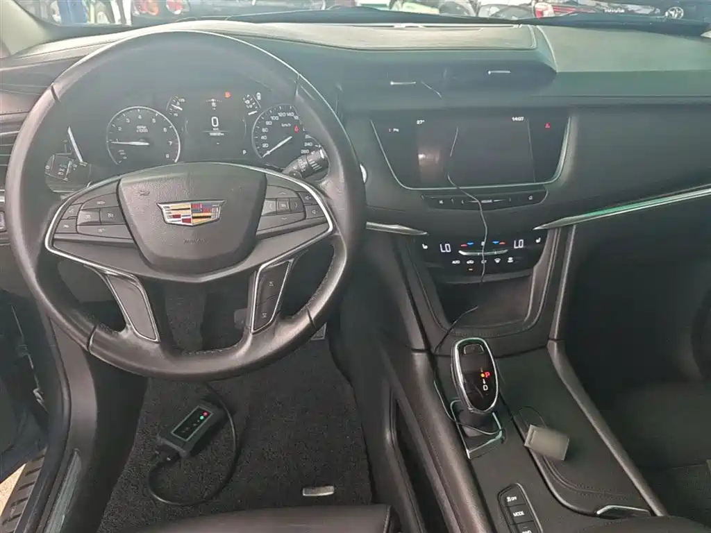 Cadillac XT5 2018 — фото 10