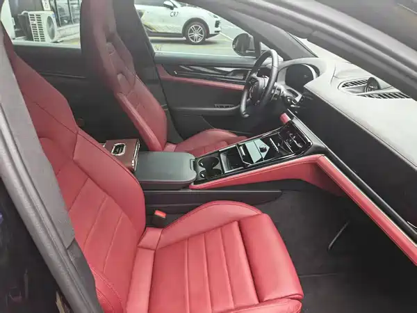 Porsche Panamera 2025