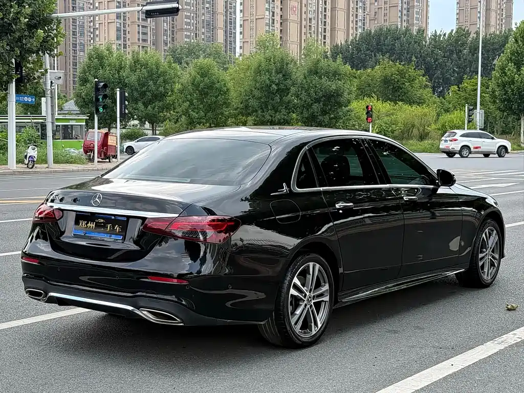 Mercedes-Benz E-Class 2020 — фото 19