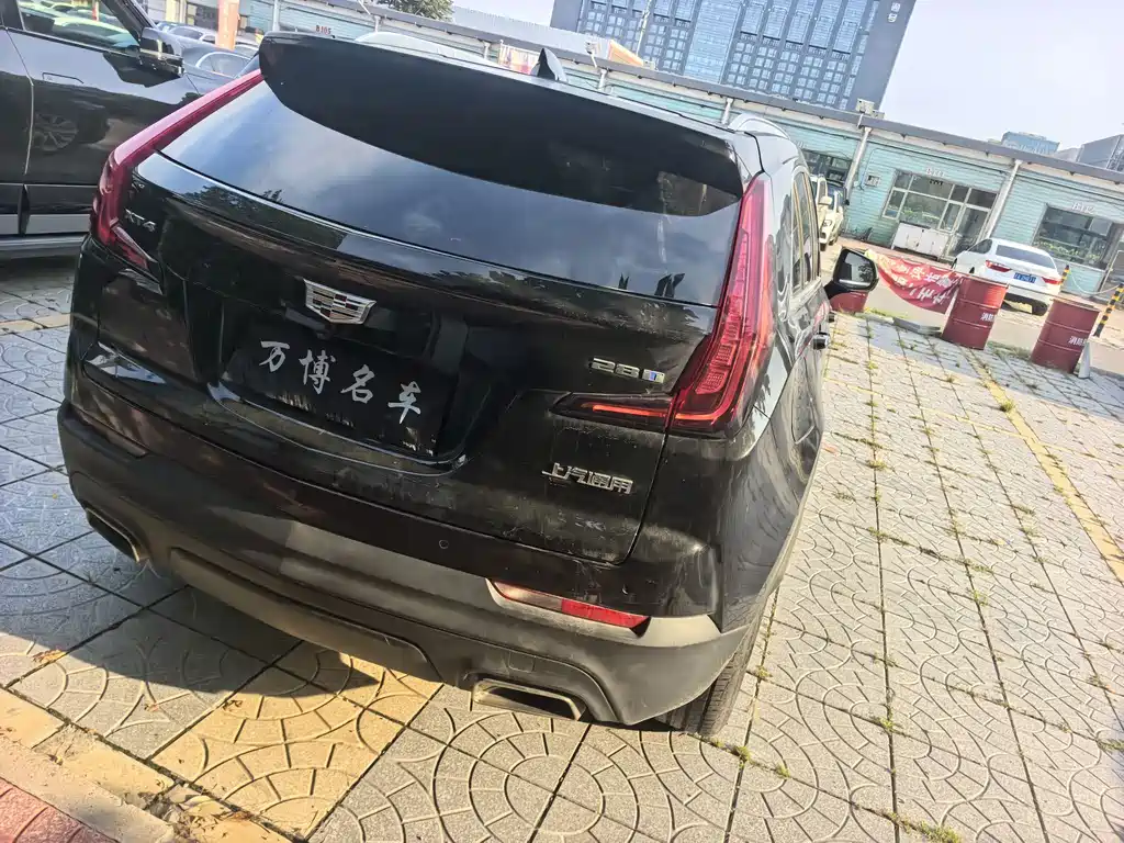 Cadillac XT4 2023 — фото 12