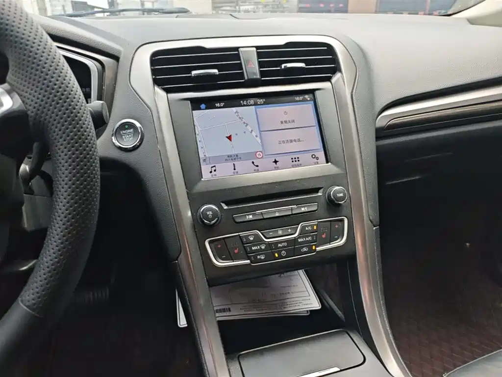 Ford Mondeo 2017 — фото 13