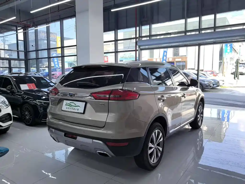 Geely Boyue 2017 — фото 14