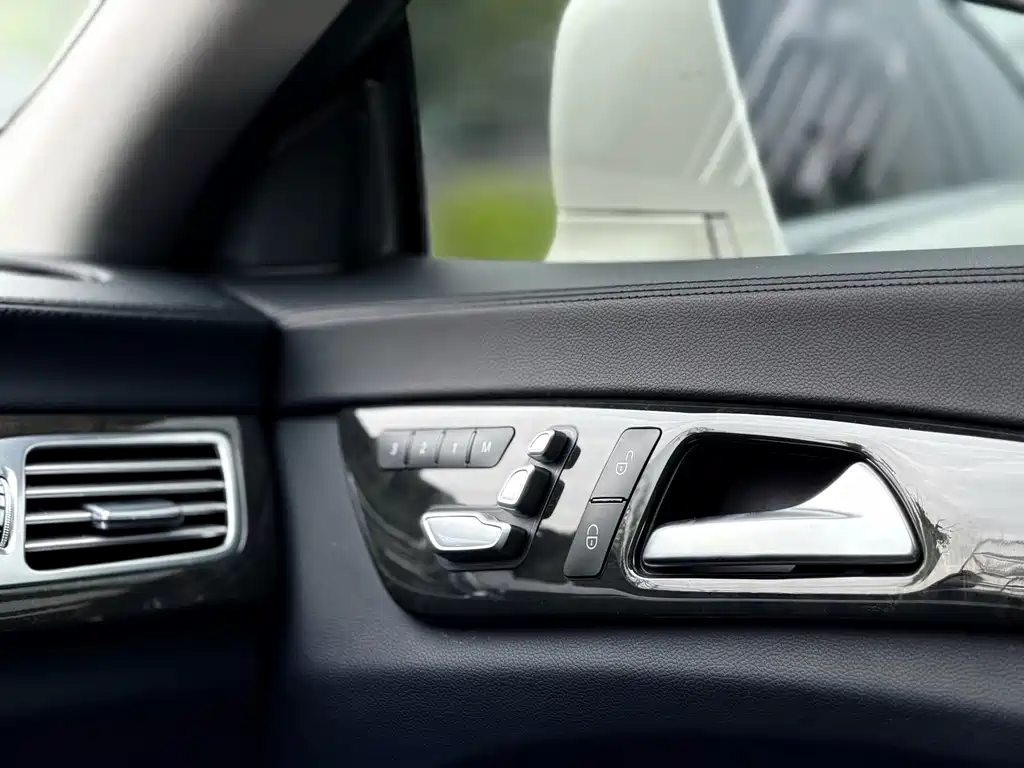 Mercedes-Benz CLS 2015 — фото 13