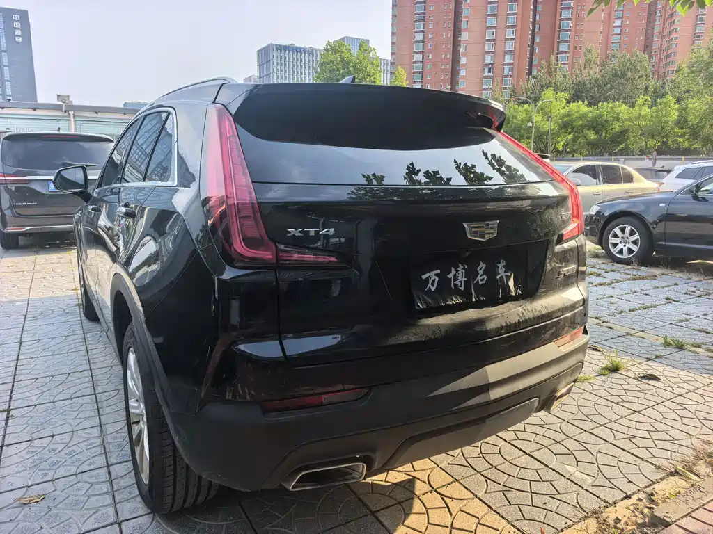Cadillac XT4 2023 — фото 10