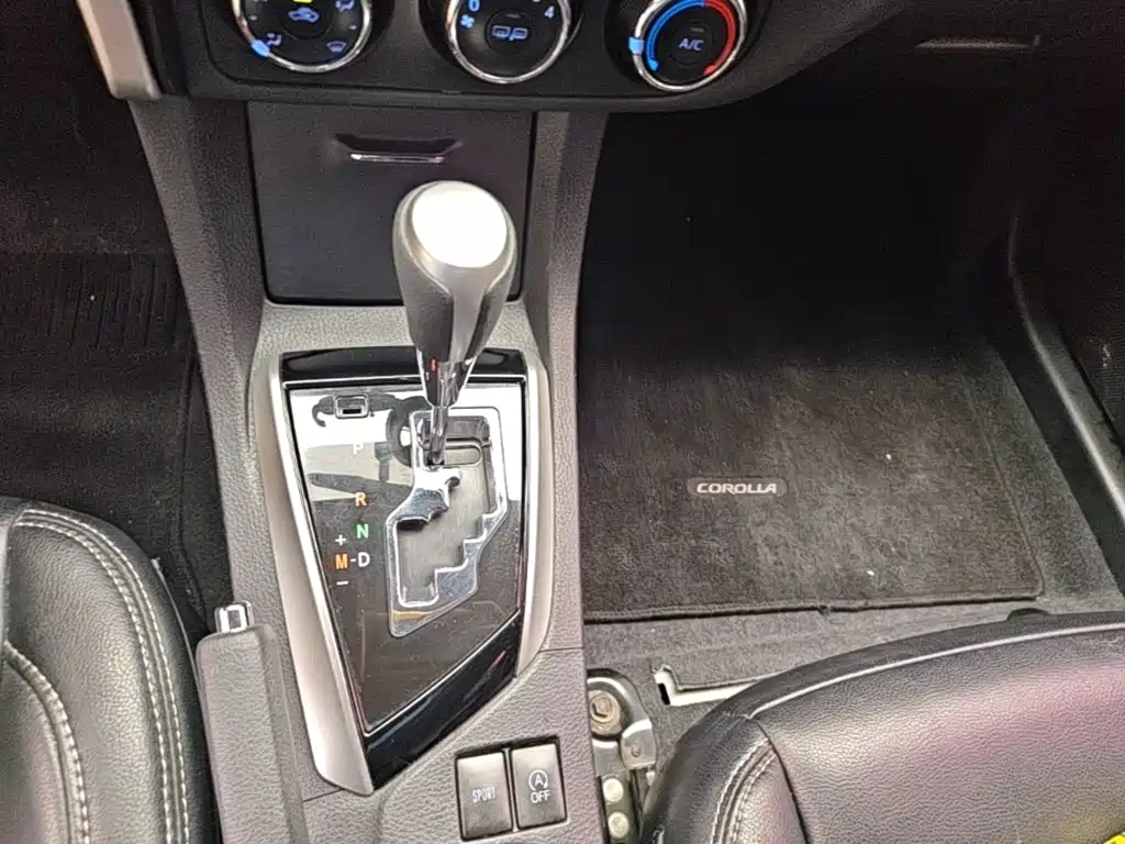 Toyota Corolla 2017 — фото 14
