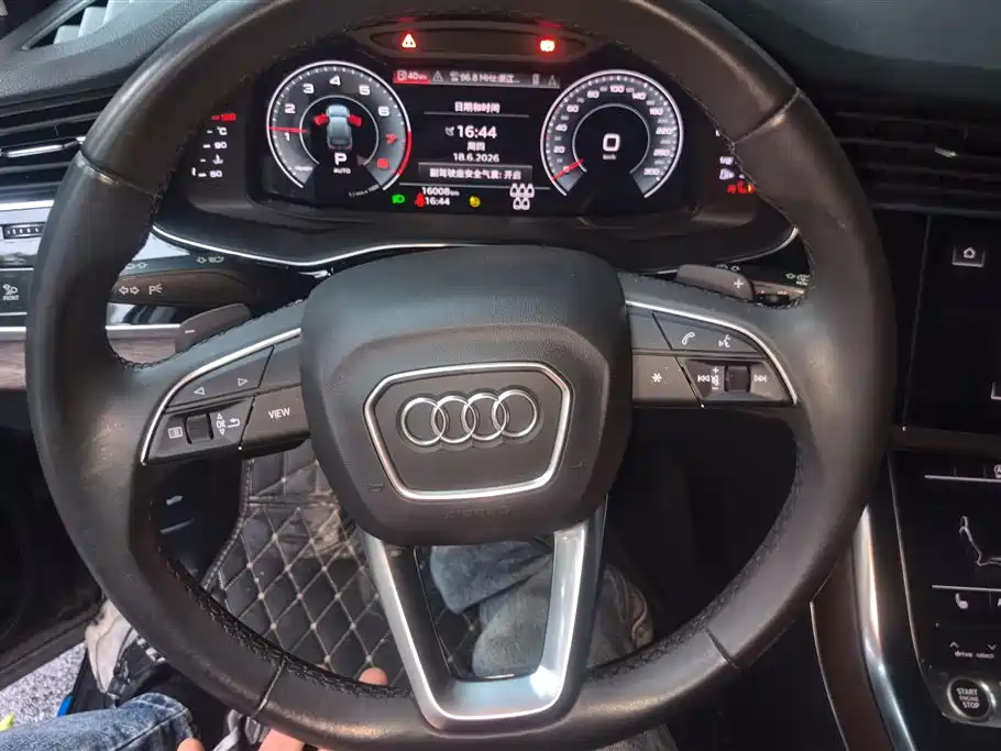 Audi Q7 2020 — фото 15