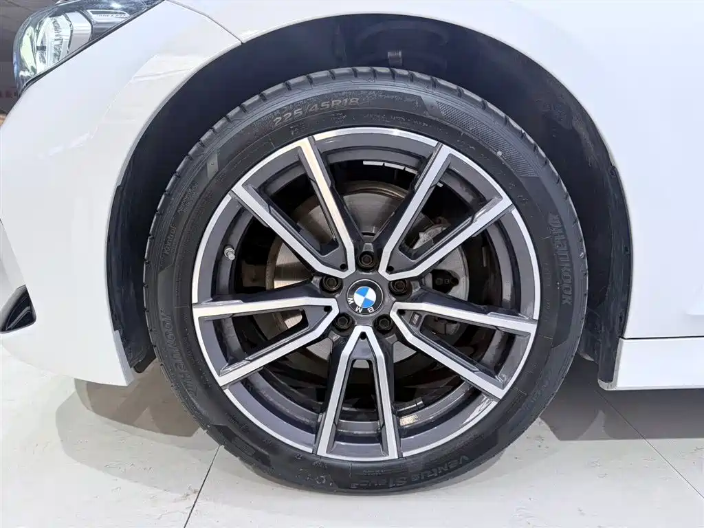 BMW 3 Series 2022 — фото 19