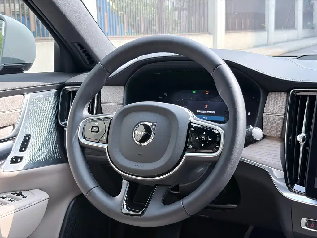 Volvo S90 2025 — фото 25