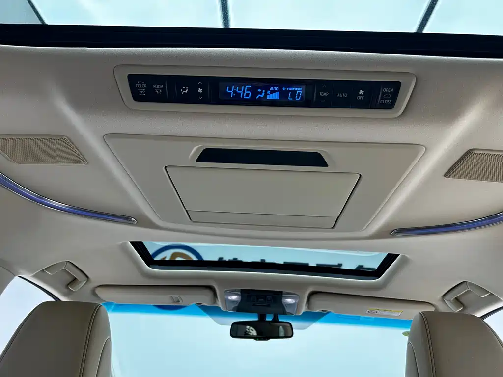 Toyota Alphard 2015 — фото 25