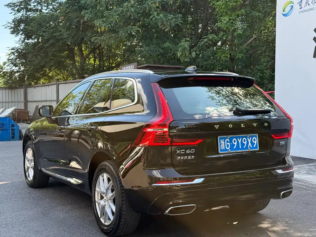 Volvo XC60 2021 — фото 5