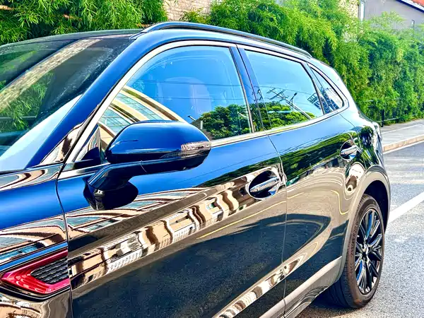 Hongqi HS5 2025
