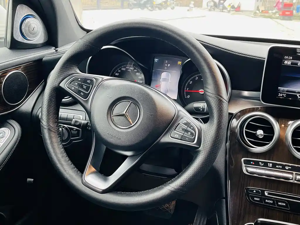 Mercedes-Benz GLC 2019 — фото 8