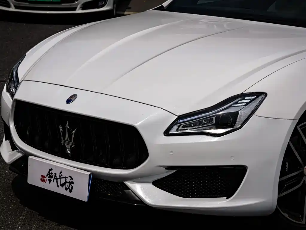 Maserati Quattroporte 2014 — фото 8