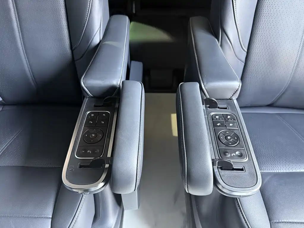 GAC Motor Trumpchi M8 2022 — фото 10