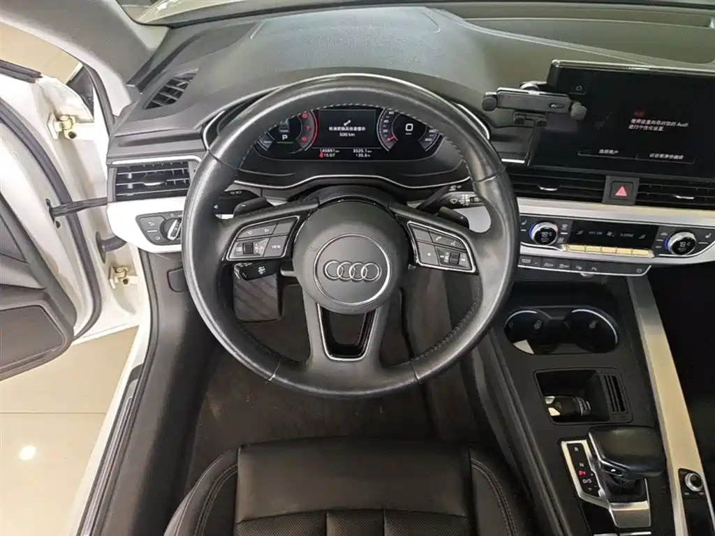 Audi A4L 2021 — фото 11